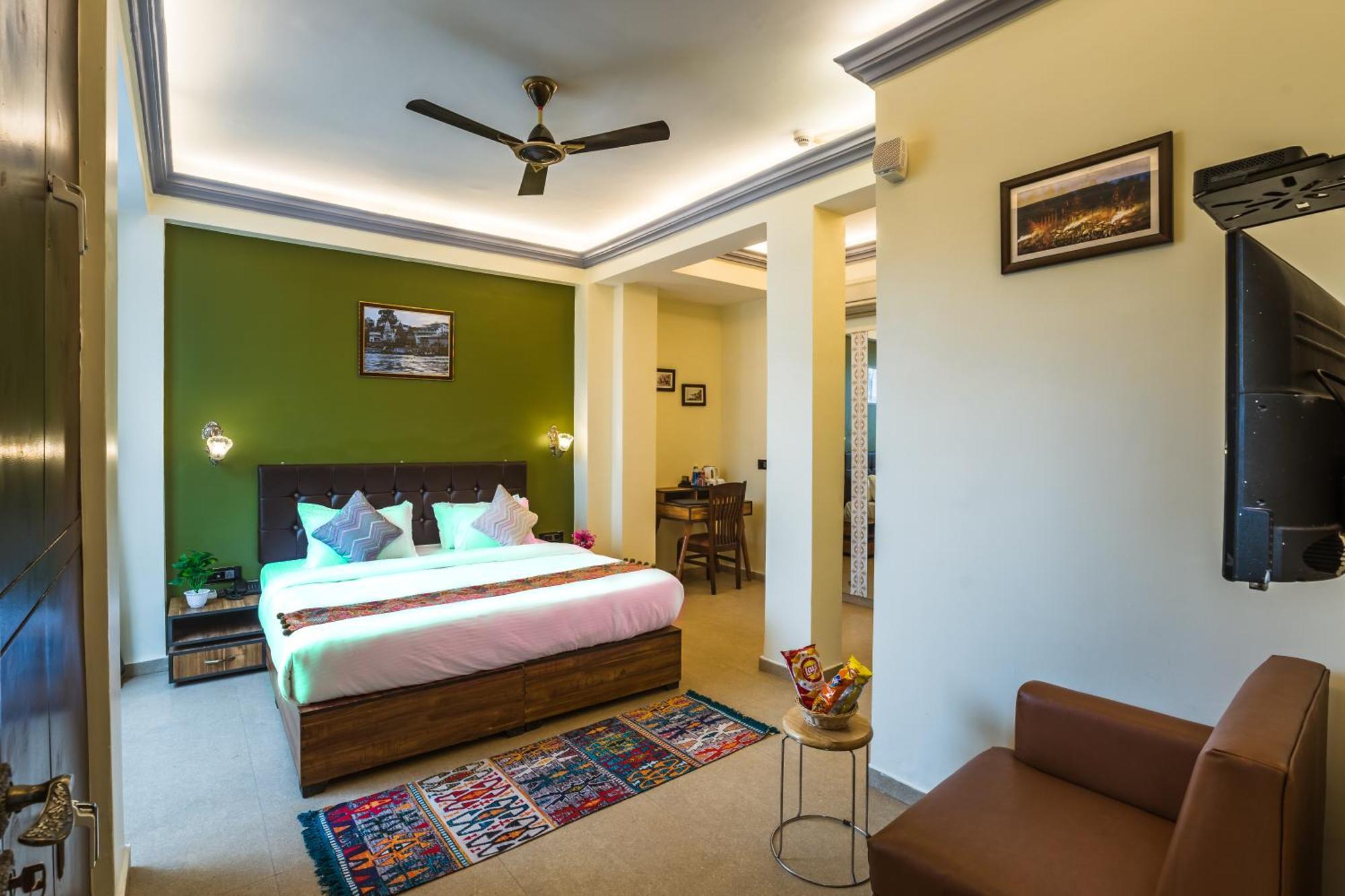 Tripli Silver Shine Hotel